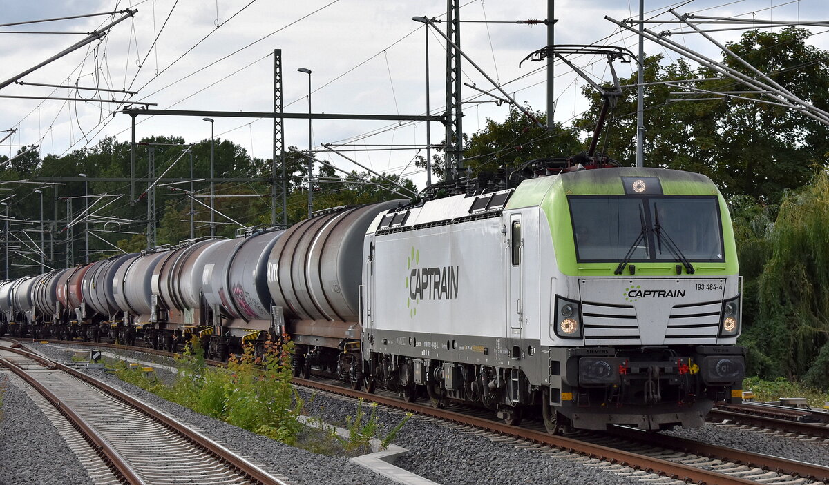 ITL - Eisenbahngesellschaft mbH, Dresden [D] mit ihrer  193 484-4  [NVR-Nummer: 91 80 6193 484-3 D-ITL] und einem Kesselwagenzug am 05.08.23 Höhe Bahnhof Leipzig Thekla. Viele Grüße an den Tf. !!!!