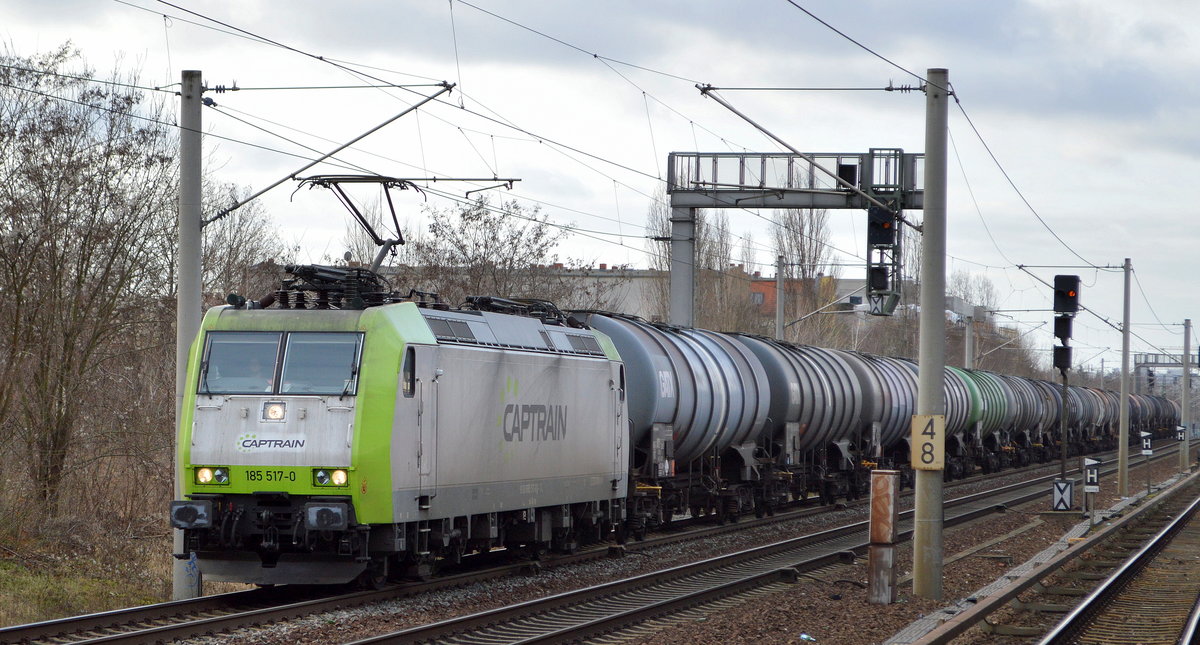 ITL Eisenbahngesellschaft mbH, Dresden [D] mit  185 517-0  [NVR-Numer: 91 80 6185 517-0 D-ITL] und Kesselwagenzug (leer) Richtung Stendel am 31.01.20 Berlin Pankow.
