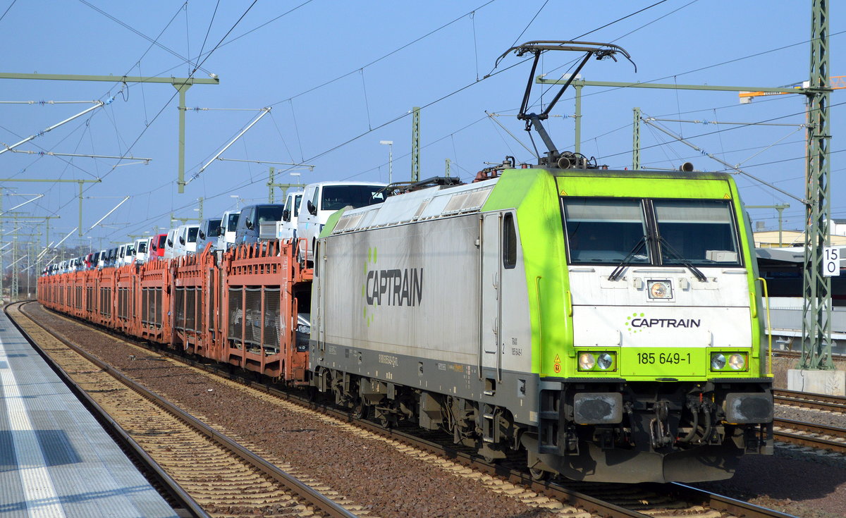 ITL - Eisenbahngesellschaft mbH mit  185 649-1  [NVR-Number: 91 80 6185 649-1 D-ITL] und einem Nutzfahrzeug-Transportzug (VW Transporter aus polnischer Produktion) am 21.03.19 Durchfahrt Magdeburg Hbf.