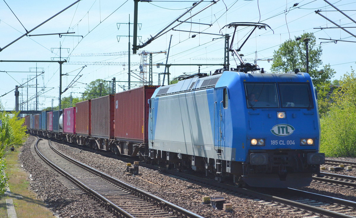 ITL - Eisenbahngesellschaft mbH mit  185-CL 004  [NVR-Nummer: 91 80 6185 504-8 D-ITL] und Containerzug am 30.04.19 Bf. Flughafen Berlin-Schönefeld.
