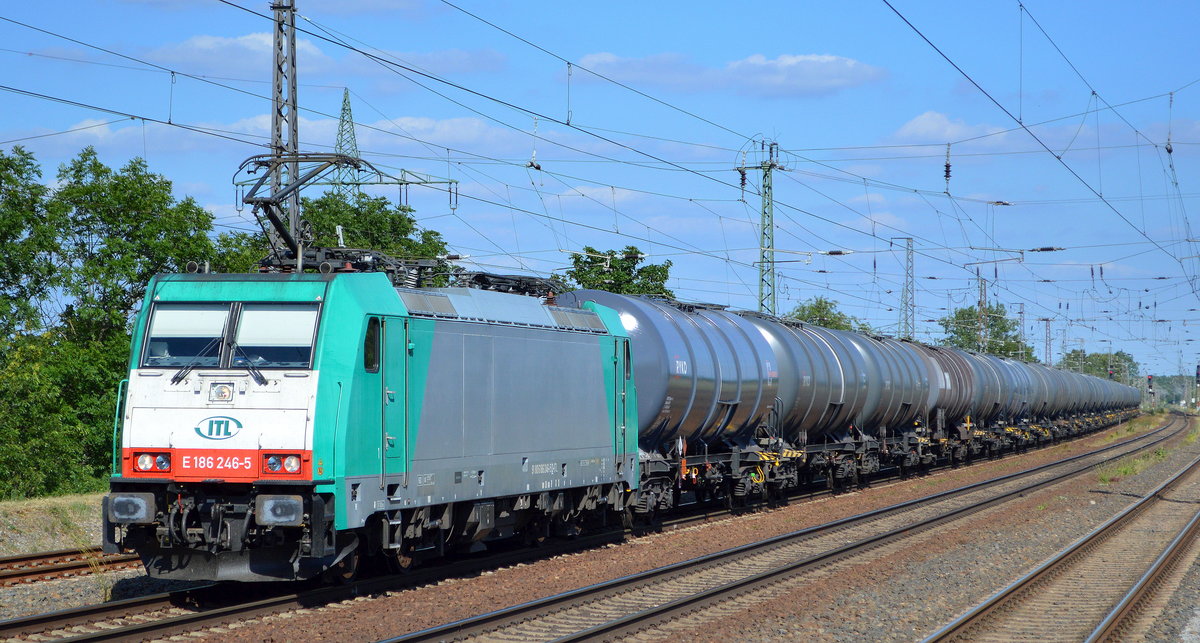 ITL - Eisenbahngesellschaft mbH mit   E 186 246-5  [NVR-Nummer: 91 80 6186 246-5 D-ITL] und Kesselwagenzug (Dieselkraftstoff) am 28.06.19 Saarmund Bahnhof.