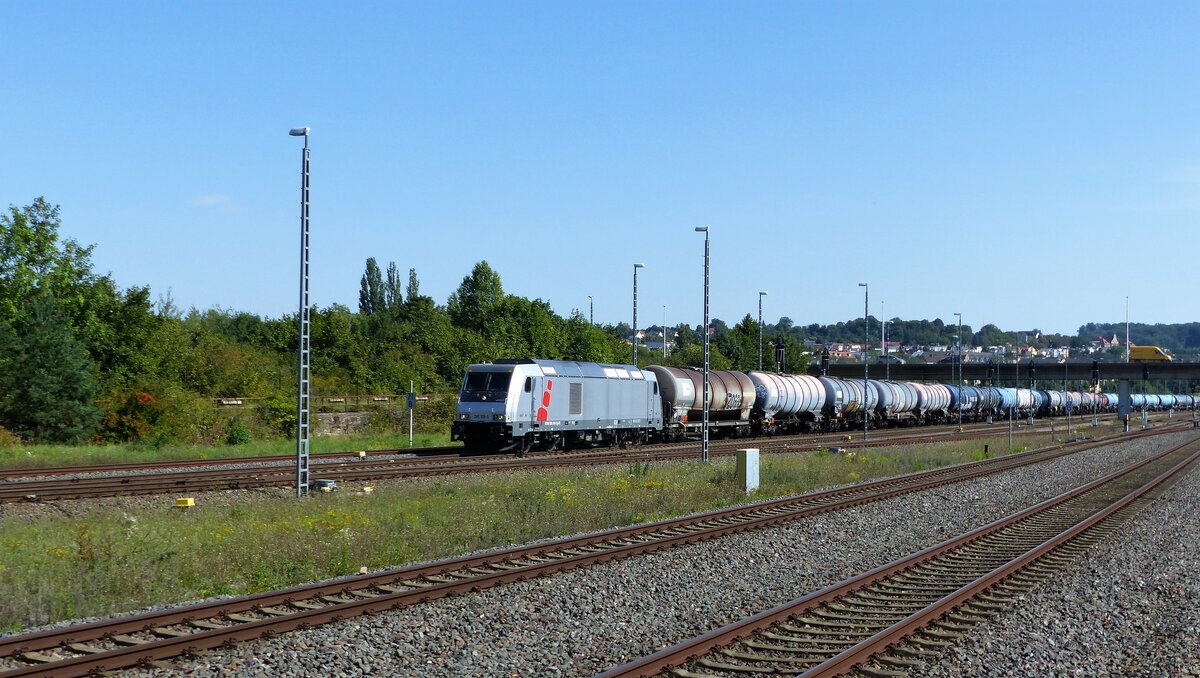 ITL/AKIEM 285 109-5 TRAXX DE ( 9280 1285 109-5 D-ITL ) mit einem Kesselwagenzug ins Gasturbinenkraftwerk Gera am 24.8.2023