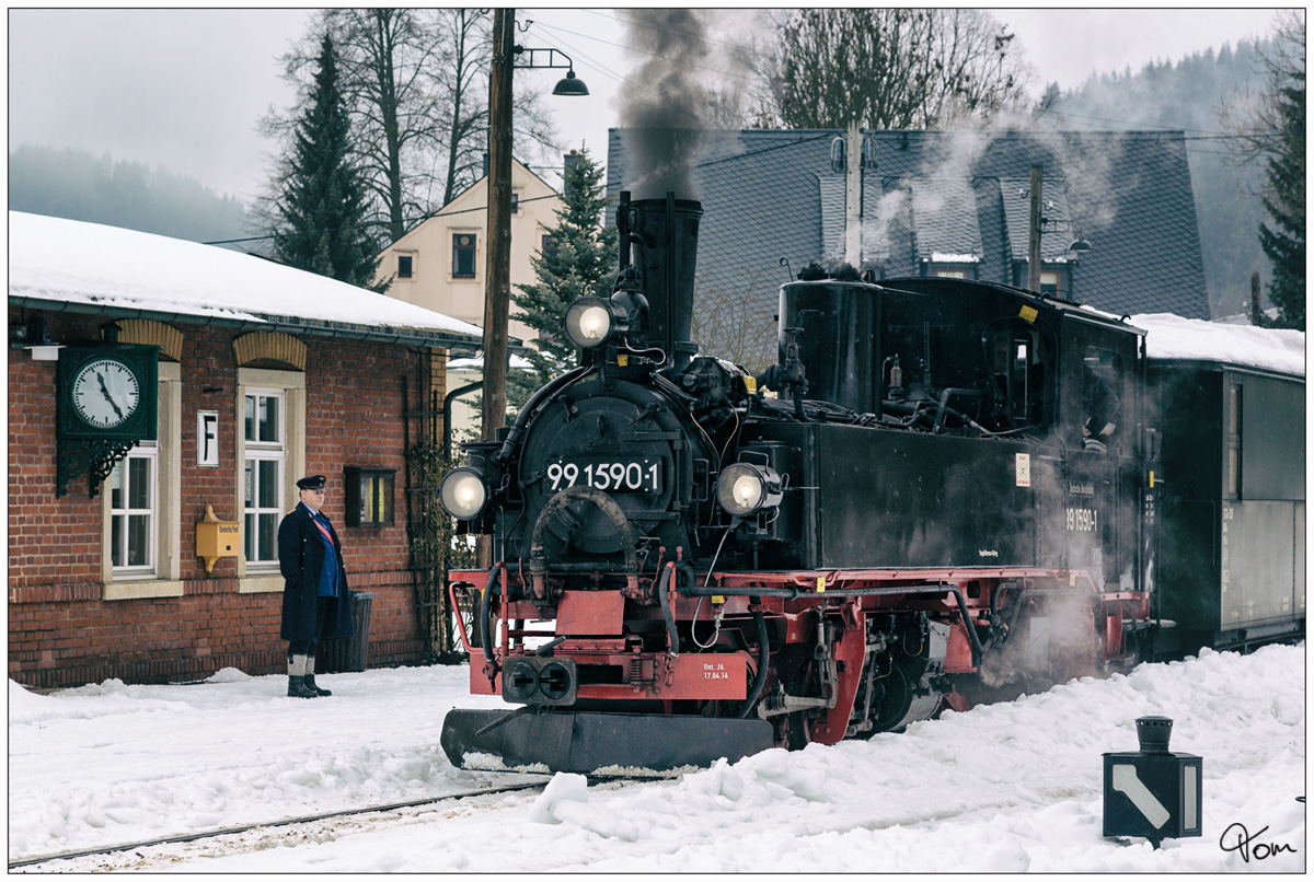 IVk 99 1590 der Preßnitztalbahn kurz vor der Abfahrt in Schmalzgrube.  
02.02.2019