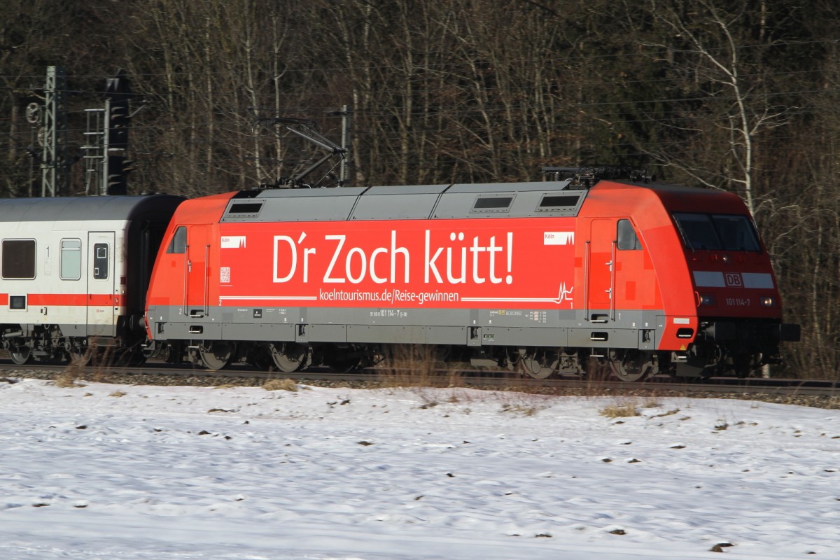 Jetzt ist Karneval sagt die Lok 101 114-7 auf Kölsch...
Von der Jecken Metropole hat sie sich am 13.02.15 nach Zorneding verirrt.