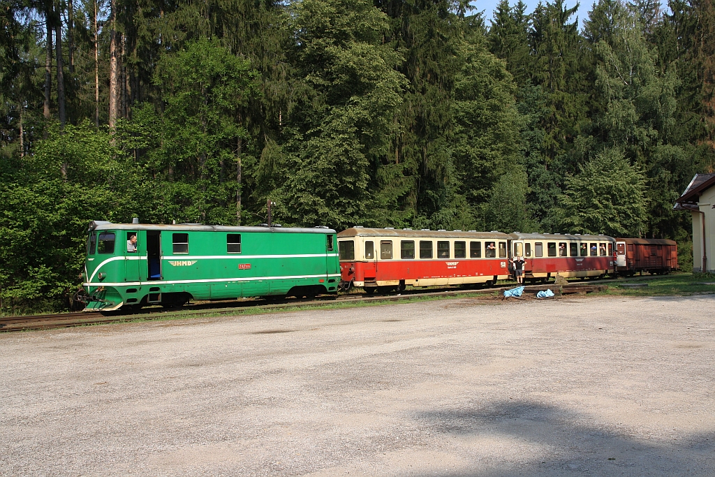 JHMD T47 005 (705 905-8) am 05.August 2018 mit dem OS 21252 (Jindrichuv Hradec - Nova Bystrice) im Bahnhof Strizovice.