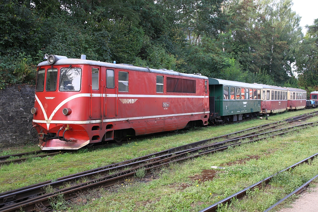 JHMD T47 018 (705 918-1) am 05.August 2018 im Bahnhof Jindrichuv Hradec.