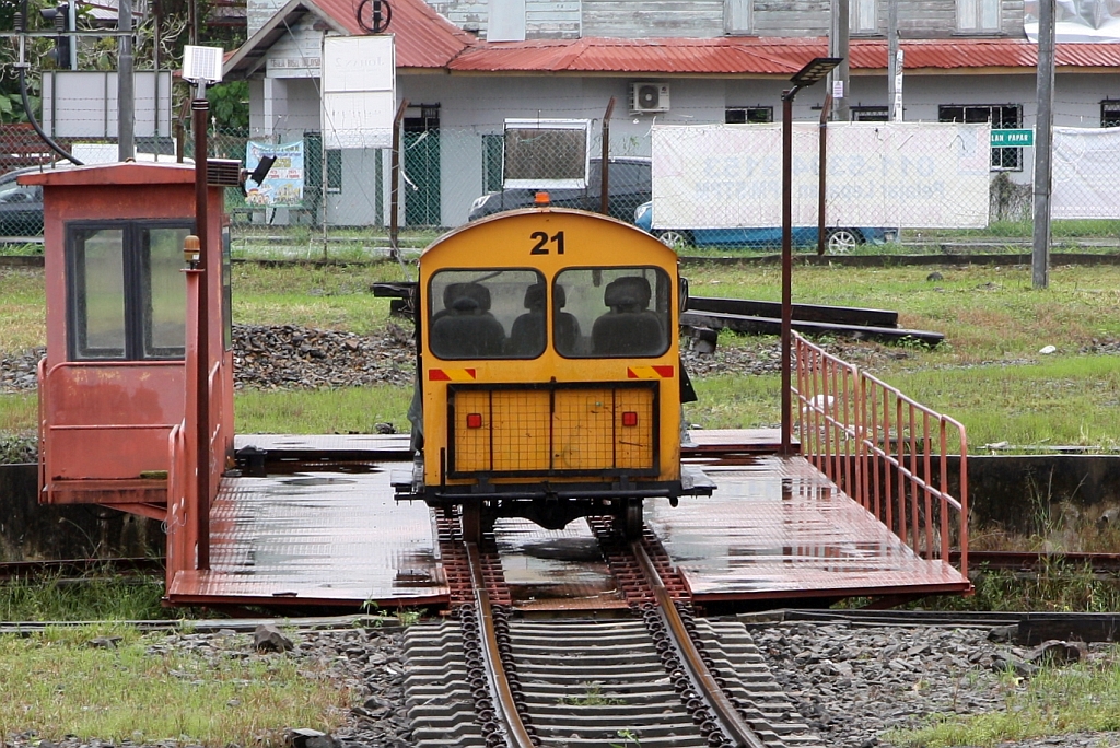 JKNS Kleinwagen 21 am 09.Februar 2025 auf der Drehscheibe der Stesen Papar.