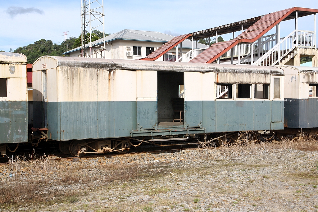 JKNS PB 89 am 10.Februar 2025 in der Stesen Beaufort. - Diese Wagentype ist ein Eigenbau von JKNS (engl. SSR) und wurde 1967-68 im damaligem Workshop Tanjung Aru gebaut.