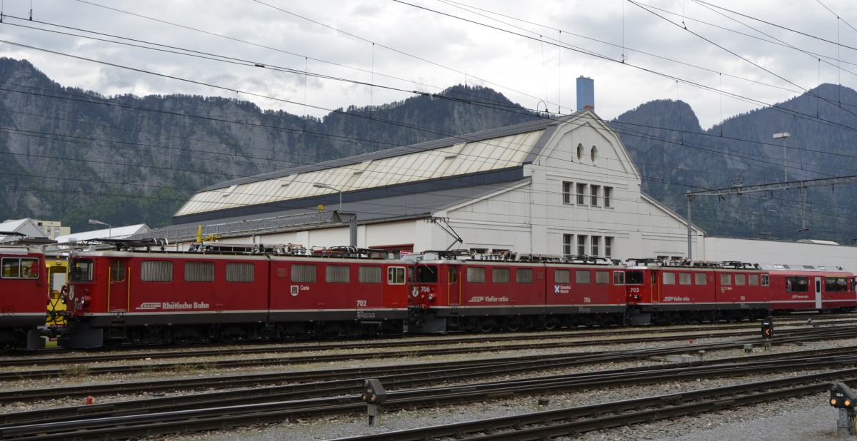Jubiläum 125 Jahre RhB am 10.05.2014 in Landquart. Am Jubiläumstag standen die drei Ge 6/6 I 702/703/706 hintereinander abgestellt im Depotgelände.