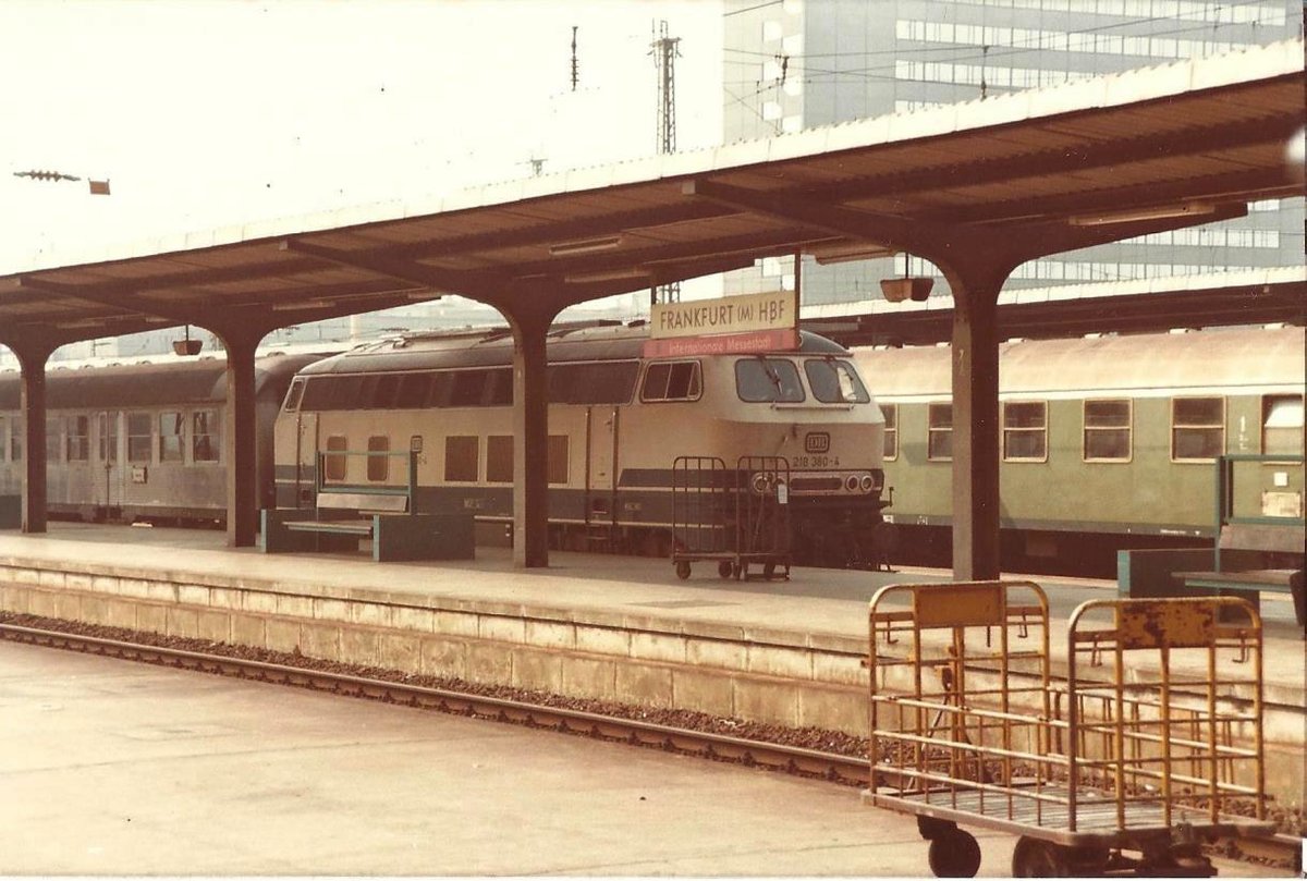 june 1984, 218.380 at Frankfurt station