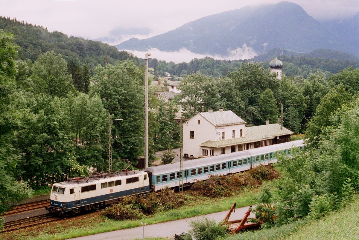 Juni 1995: Bahnhof Bischofswiesen an der Strecke Freilassing - Berchtesgaden. 