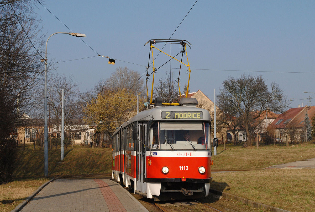 K2 1113 bei der Einfahrt in die Schleifenanlage Modrice. (20.02.2015)