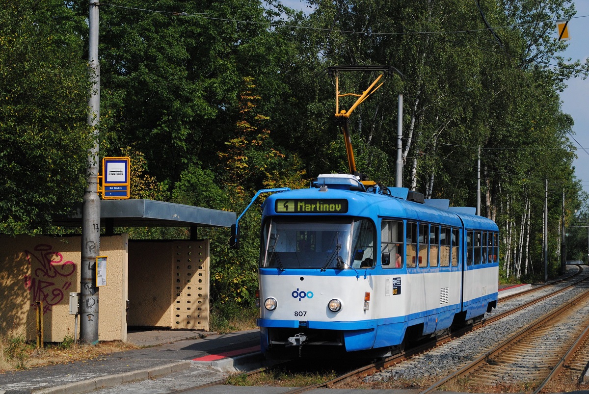 K2 807 bei der Ausfahrt aus der Haltestelle Dul Zarobek. (08.08.2018)