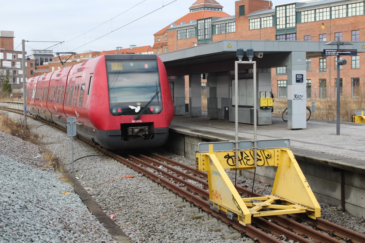 København / Kopenhagen DSB S-Bahnlinie F (SH 4714) Ny Ellebjerg am 9. Februar 2014.