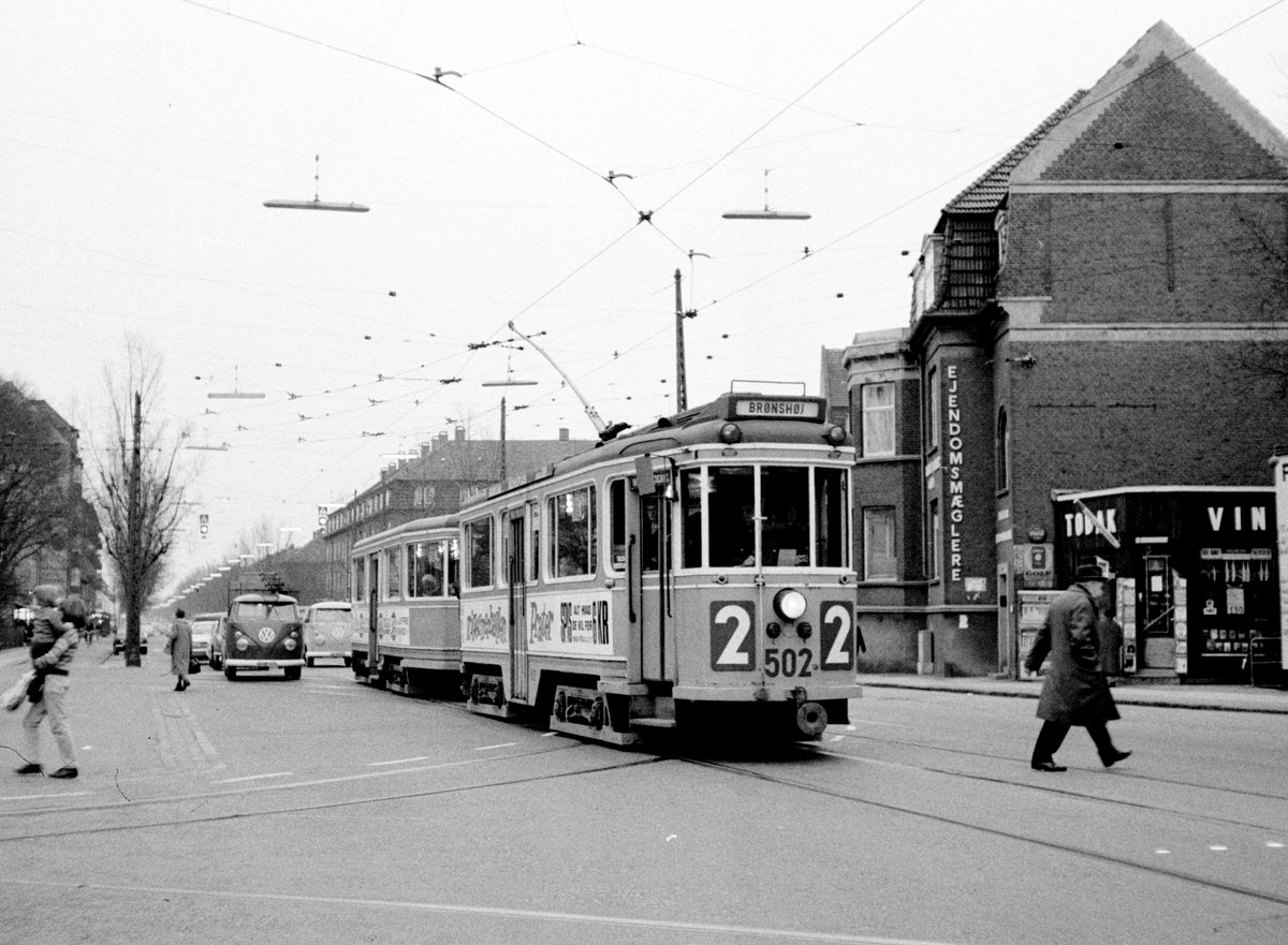 København / Kopenhagen Københavns Sporveje SL 2 (Tw 502 + Bw 15xx) København S, Sundbyøster, Amagerbrogade / Sundby Remise / Højdevangs Allé im Dezember 1968. - Scan eines SW-Negativs. Film: Ilford HP 4.