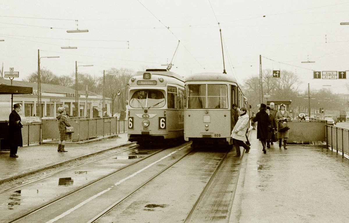 København / Kopenhagen Københavns Sporveje SL 6 (DÜWAG GT6 881 / 809) Østerbro, Oslo Plads / Østerport Station am 15. Januar 1969. - Scan eines S/W-Negativs. Film: Ilford HP4.