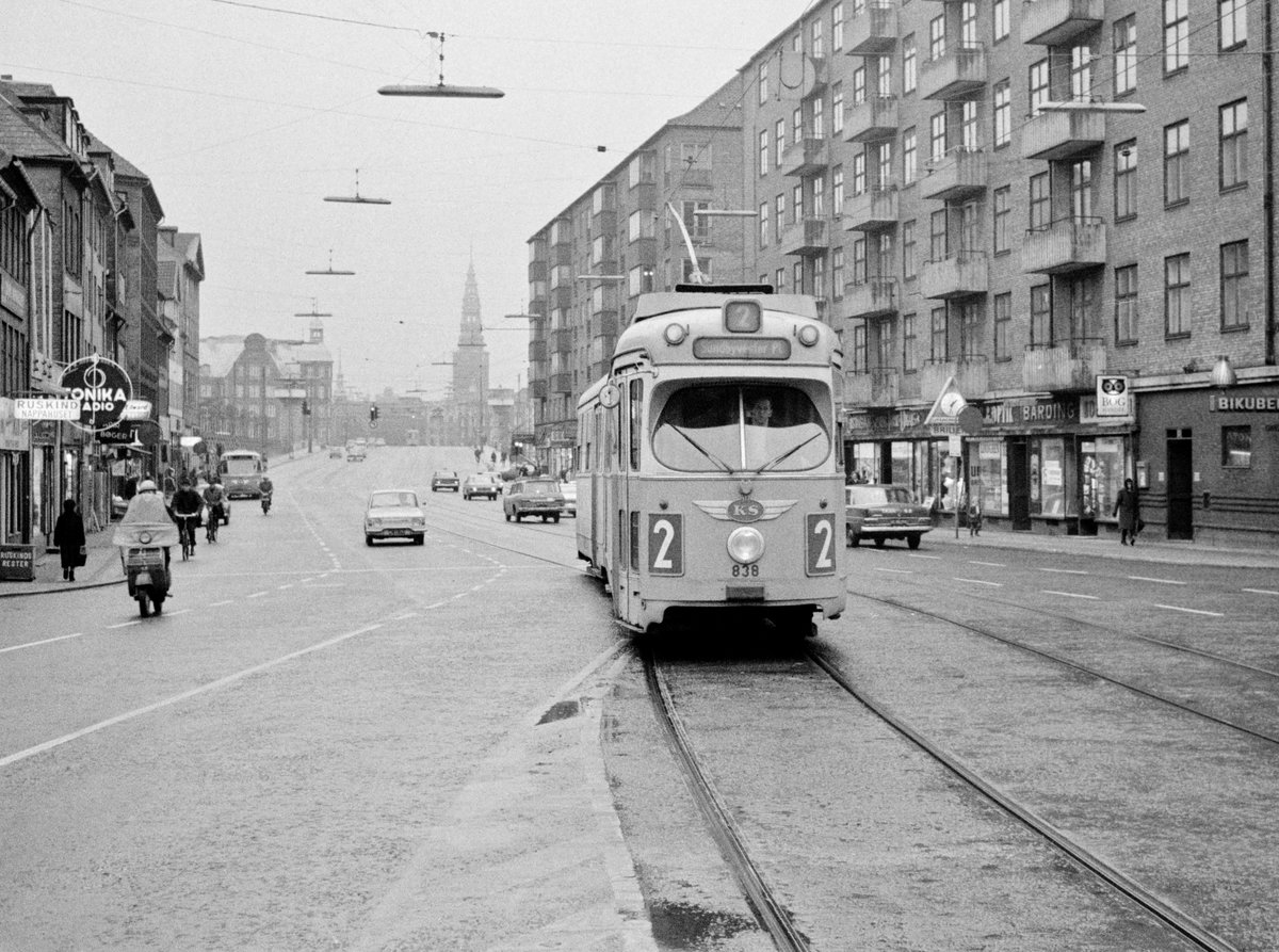 København / Kopenhagen Københavns Sporveje SL 2 (DÜWAG-GT6 838) København K, Christianshavn, Torvegade / Christianshavns Kanal im Januar 1969. - Scan eines S/W-Negativs. Film: Ilford HP4.