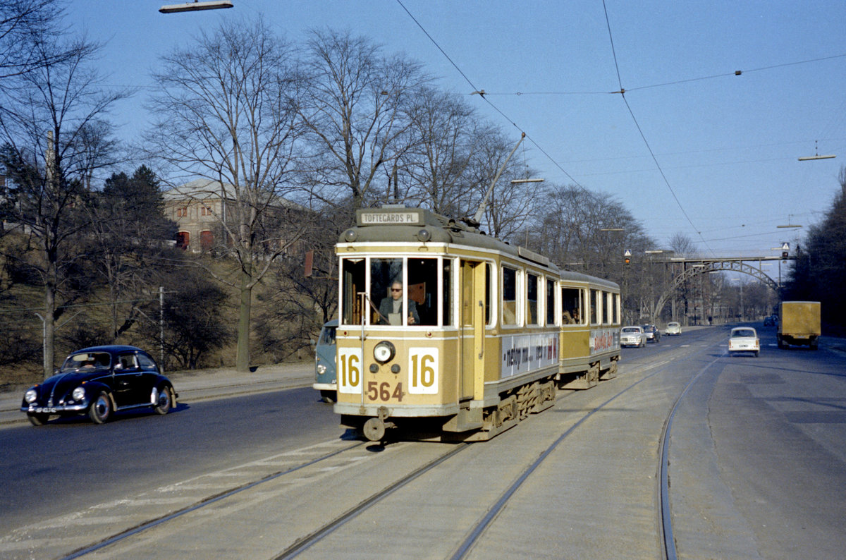 København / Kopenhagen Københavns Sporveje SL 16 (Tw 564 + Bw 15xx) Vigerslev Allé / Sjælør Boulevard am 26. März 1969. - Scan eines Farbnegativs. Film: Kodak Kodacolor X.