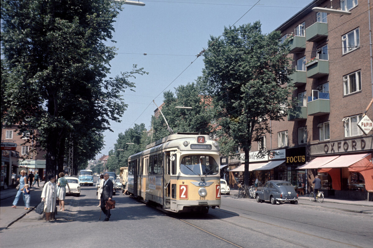 København / Kopenhagen Københavns Sporveje (KS) SL 2 (DÜWAG/Kiepe-GT6 839) København S, Amagerbrogade / Oxford Allé im Juli 1969. - Scan eines Diapositivs.