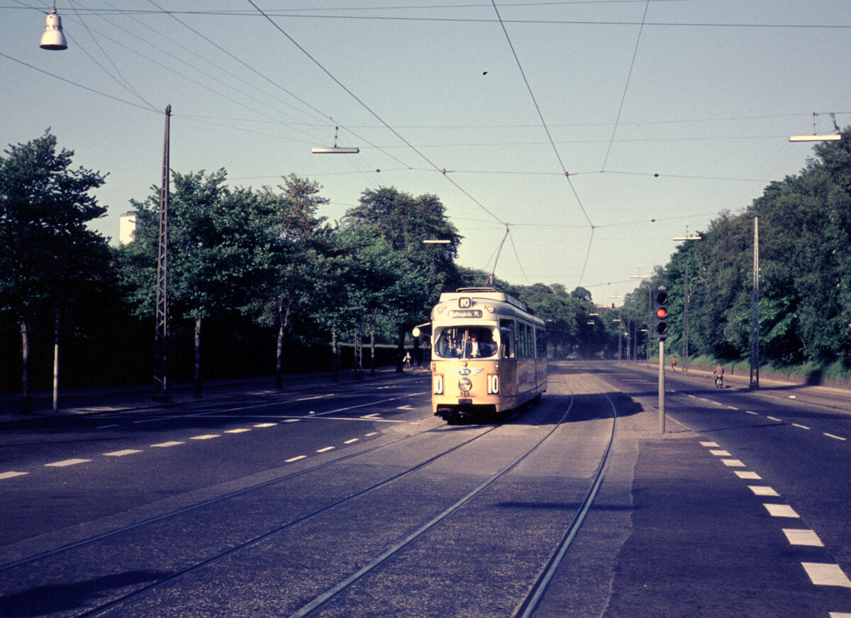København / Kopenhagen Københavns Sporveje (KS) SL 10 (DÜWAG/Kiepe-GT6 865) Valby, Vigerslev Allé / Sjælør Boulevard im Juni 1968. - Scan eines Diapositivs.