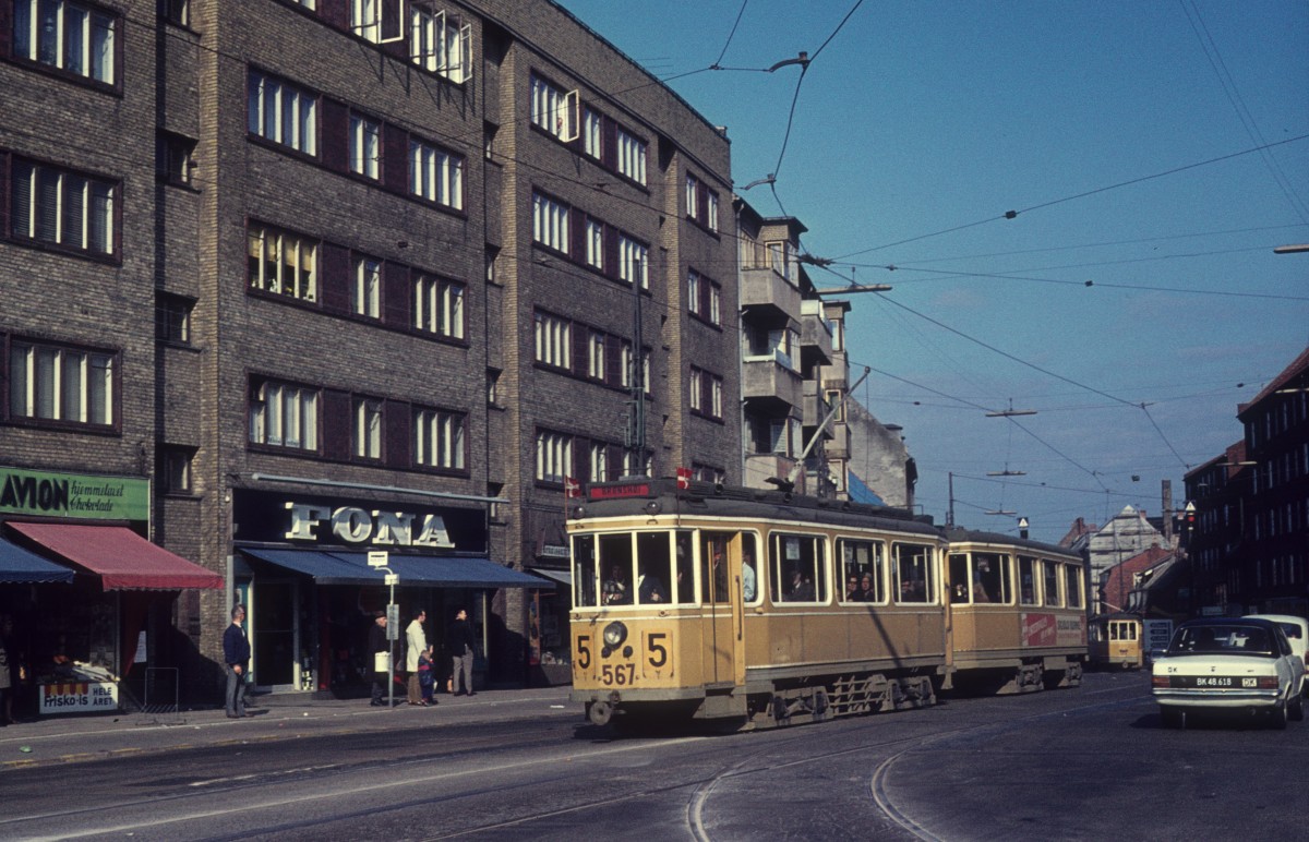 København / Kopenhagen Københavns Sporveje SL 5 (KS-Grossraumwagen 567) Frederikssundsvej / Brønshøj Torv am 22. April 1972. 