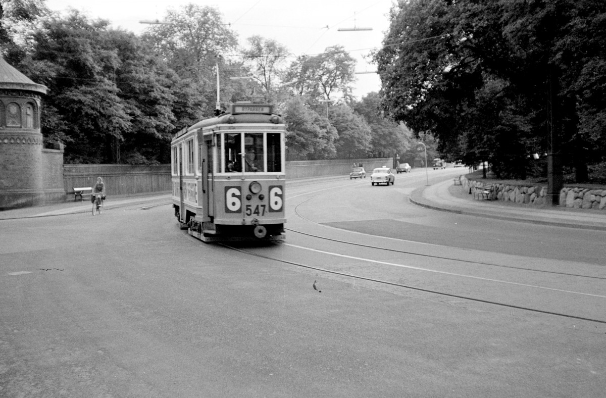 København / Kopenhagen Københavns Sporveje SL 6 (Tw 547) Valby Langgade / Kammasvej / Pile Allé im August 1967. - Scan von einem S/W-Negativ. Film: Ilford FP 3. Kamera: Konica EE-matic.
