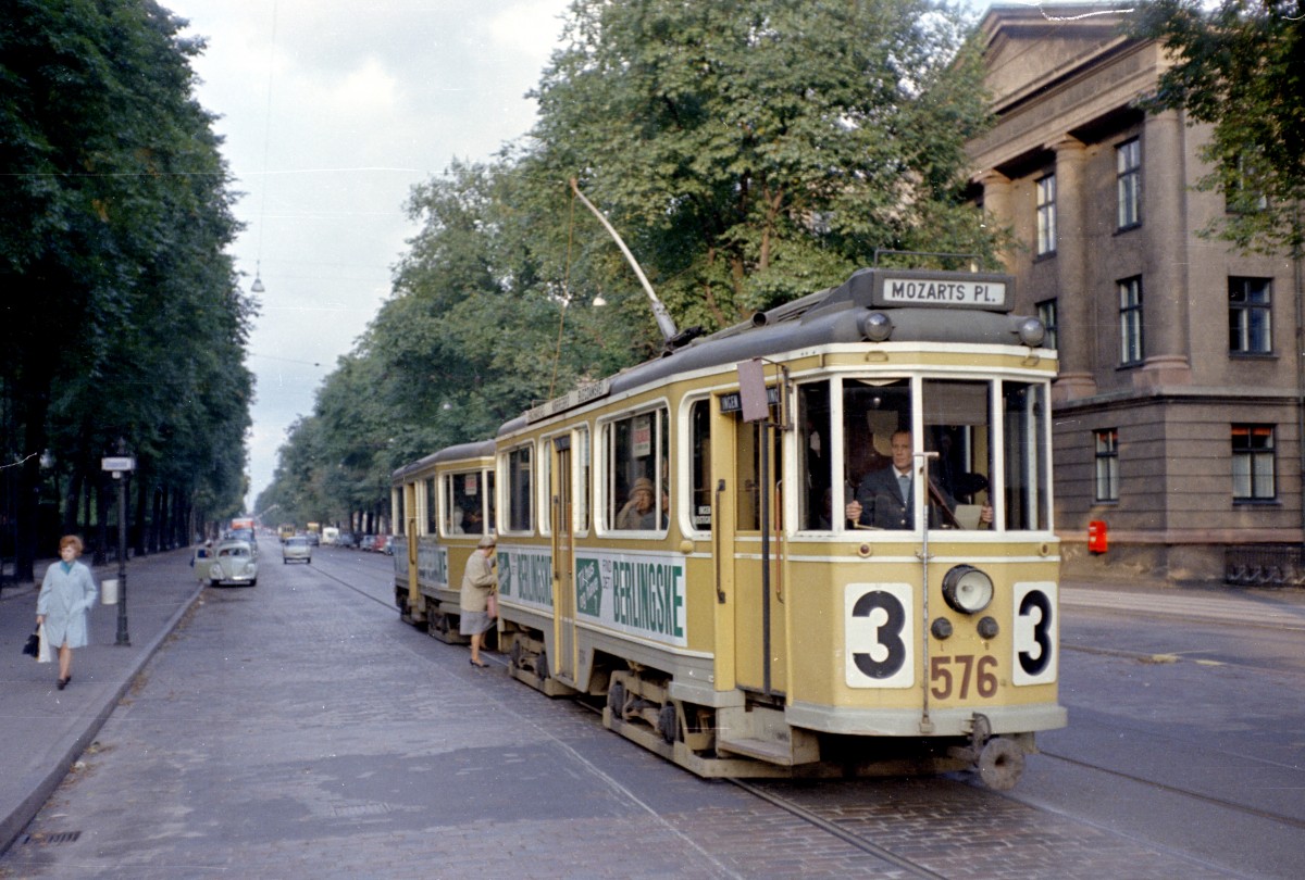 København / Kopenhagen Københavns Sporveje SL 3 (Tw 576 + Bw 15xx) Blegdamsvej am 23. September 1967. - Scan von einem Farbnegativ. Film: Kodacolor X. Kamera: Konica EE-matic.