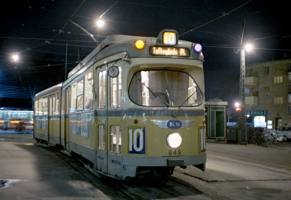 København / Kopenhagen Københavns Sporveje SL 16 (DÜWAG-GT6 849) Emdrupvej (Endstation) im Dezember 1967. - Scan von einem Farbnegativ. Film: Kodacolor X. Kamera: Konica EE-matic.