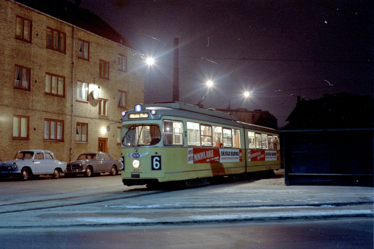 København / Kopenhagen Københavns Sporveje SL 6 (DÜWAG-GT6 805) Ryparken (Endstation) am 28. Dezember 1968. - Scan von einem Farbnegativ. Film: Kodacolor X.
