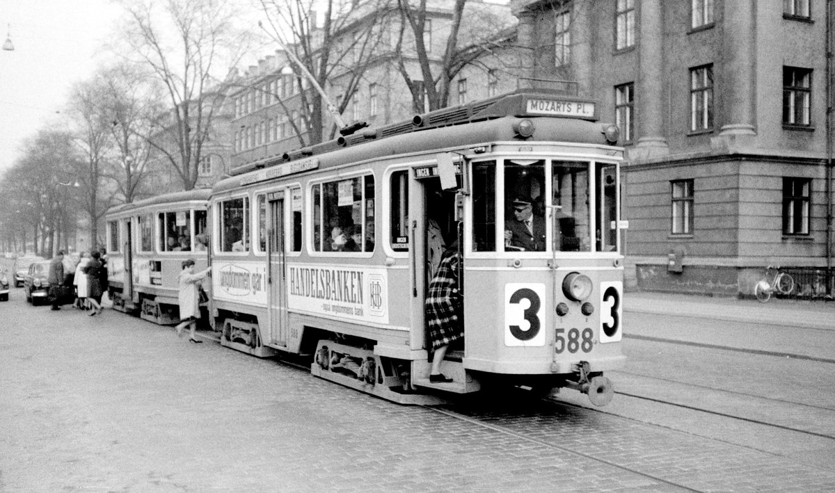 København / Kopenhagen Københavns Sporveje SL 3 (Tw 588 + Bw 15xx) Blegdamsvej im April 1968. - Scan von einem S/W-Negativ. Film: Ilford FP 3.