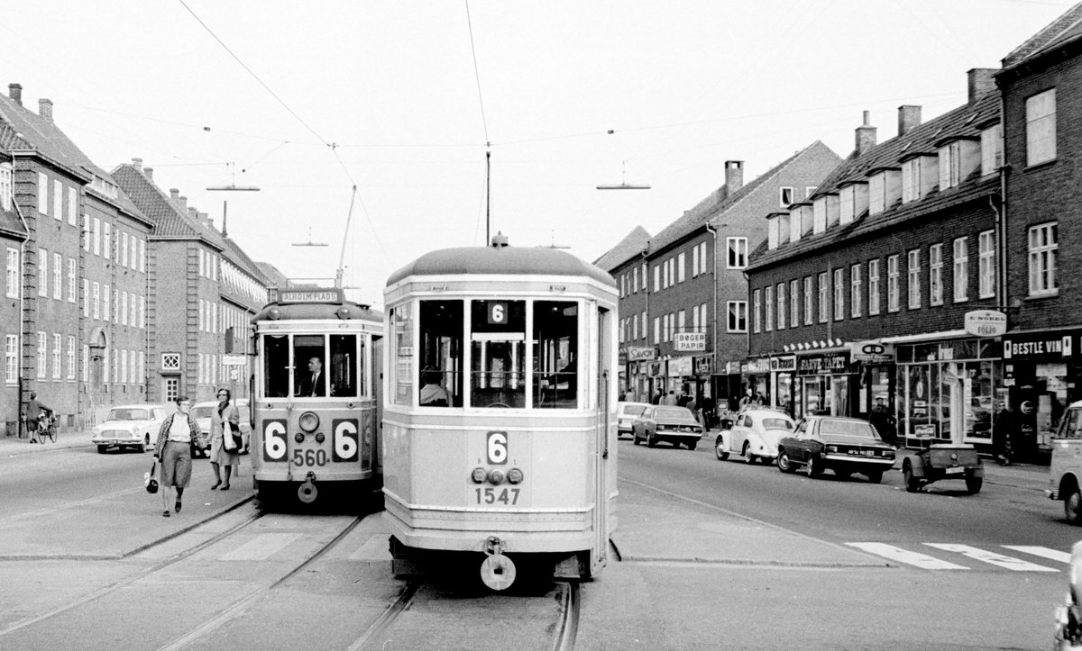 København / Kopenhagen Københavns Sporveje SL 6 (Tw 560 / Bw 1547) Valby, Valby Langgade / Vigerslevvej im April 1968. - Scan von einem S/W-Negativ. Film: Ilford FP 3.
