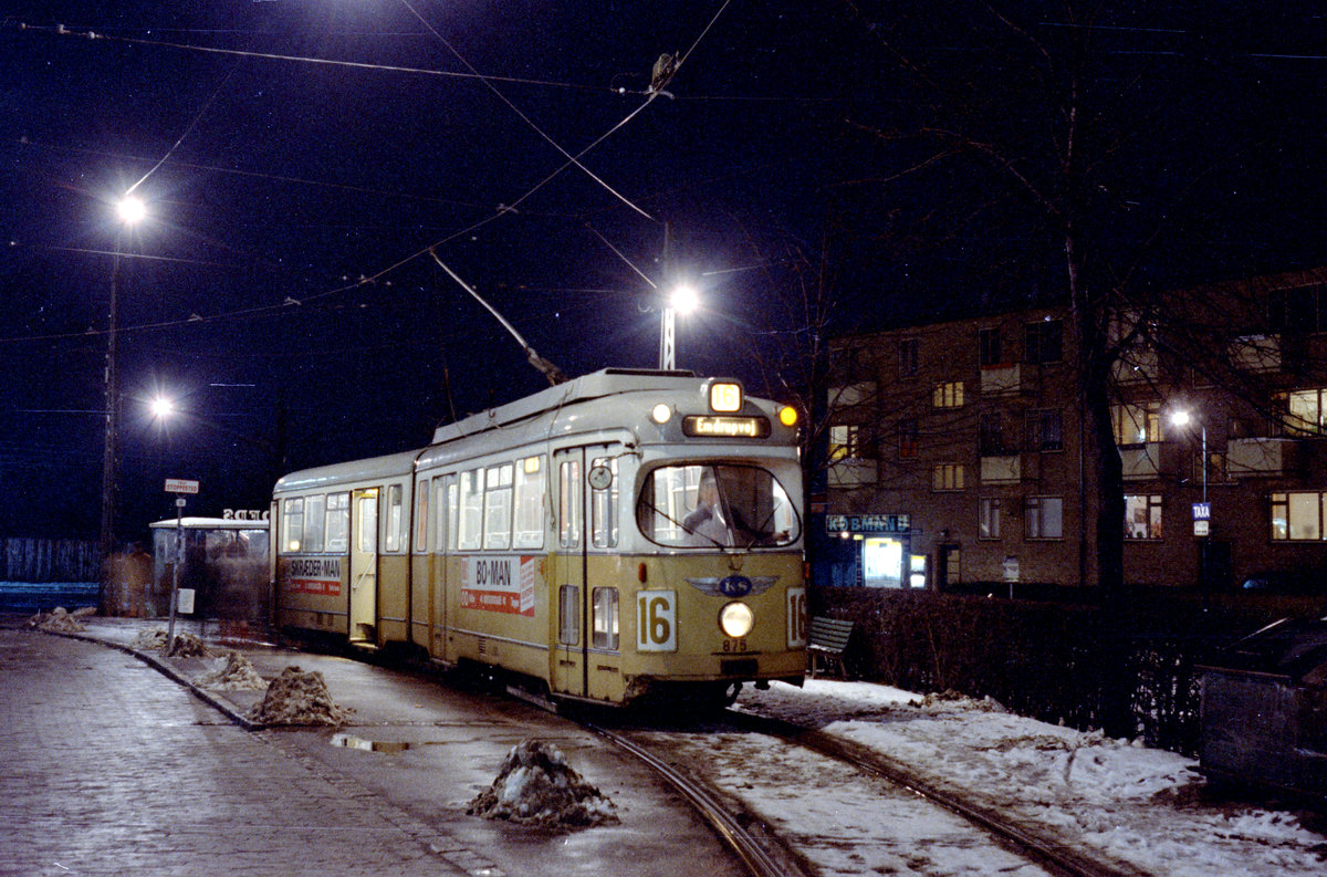 København / Kopenhagen Københavns Sporveje SL 16 (DÜWAG-GT6 875) Emdrup, Emdrupvej (Endst.) am 5. Dezember 1969. - Scan von einem Farbnegativ. Film: Kodacolor X.
