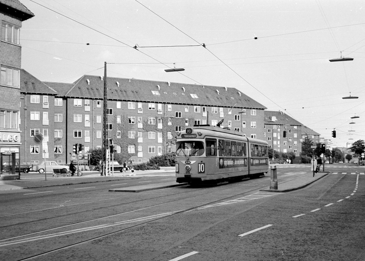 København / Kopenhagen Københavns Sporveje SL 10 (DÜWAG-GT6 848) Bispebjerg (København NV), Tagensvej / Tuborgvej im Juni 1968. - Scan von einem S/W-Negativ. Film: Ilford FP3.