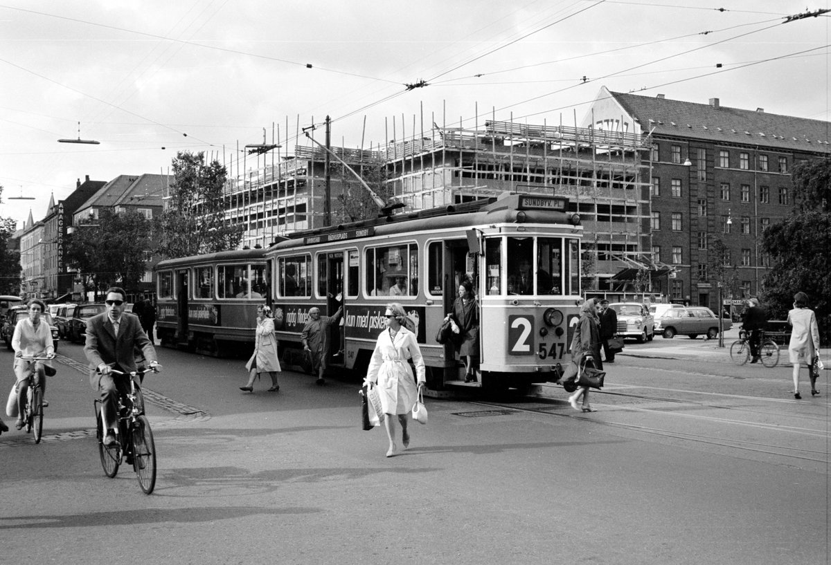 København / Kopenhagen Københavns Sporveje SL 2 (Tw 547 + Bw 15xx) Sundby (København S), Amagerbrogade / Højdevangs Allé / Sundby remise im Juni 1968.