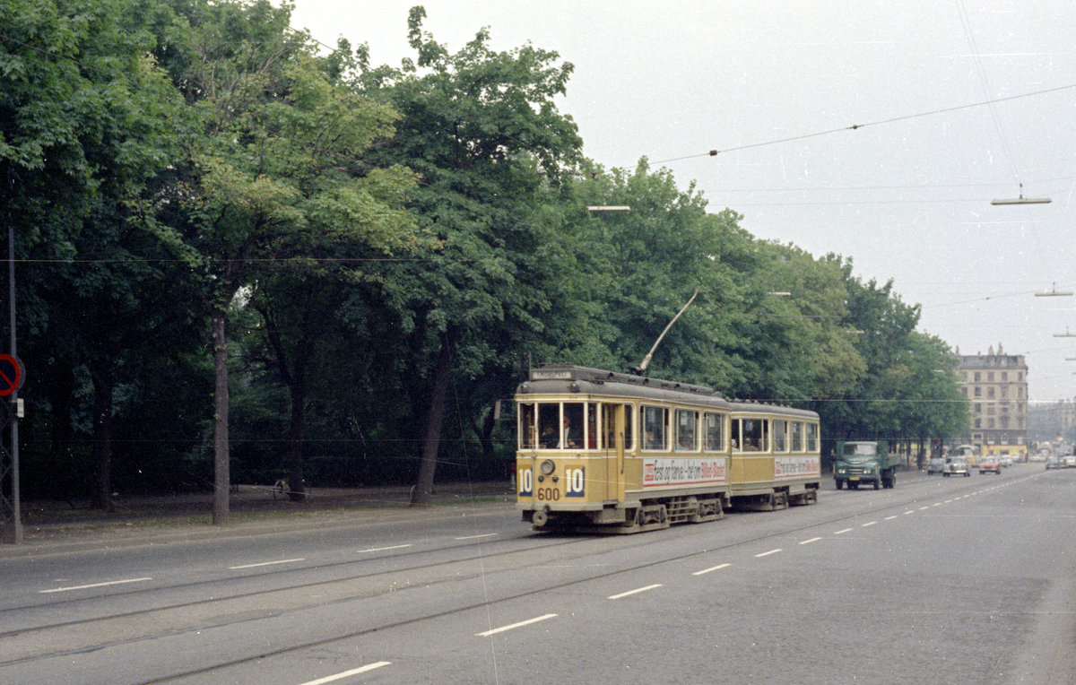København / Kopenhagen Københavns Sporveje SL 10 (Tw 600) Nørrebro, Tagensvej im Juni 1968. - Scan von einem Farbnegativ. Film: Kodacolor X.