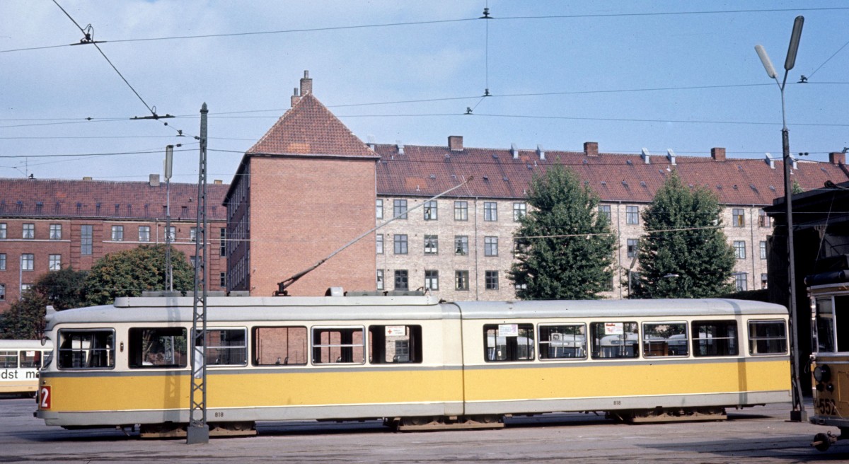 København / Kopenhagen KS SL 2 (DÜWAG-GT6 818) Betriebshof Sundby im September 1969.