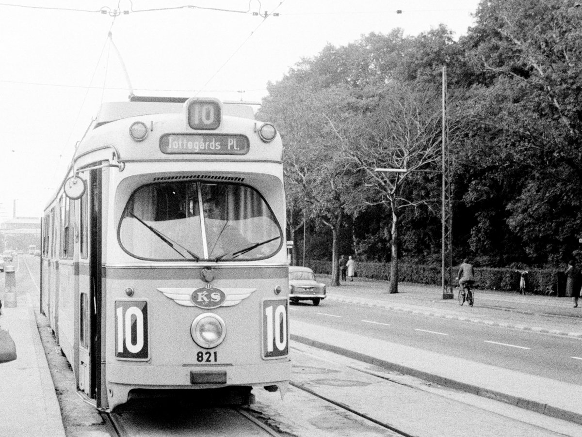 København / Kopenhagen SL 10 (DÜWAG-GT6 821) Nørrebro, Tagensvej / Blegdamsvej im September 1968. - Scan von einem S/W-Negativ. Film: Ilford HP4.