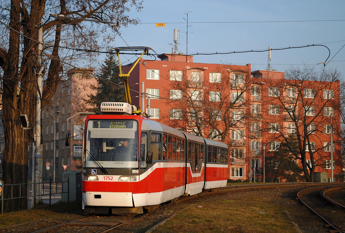 K3R 1752 erreicht gerade die Haltestelle Vystaviste hl. vstup. (20.02.2015)