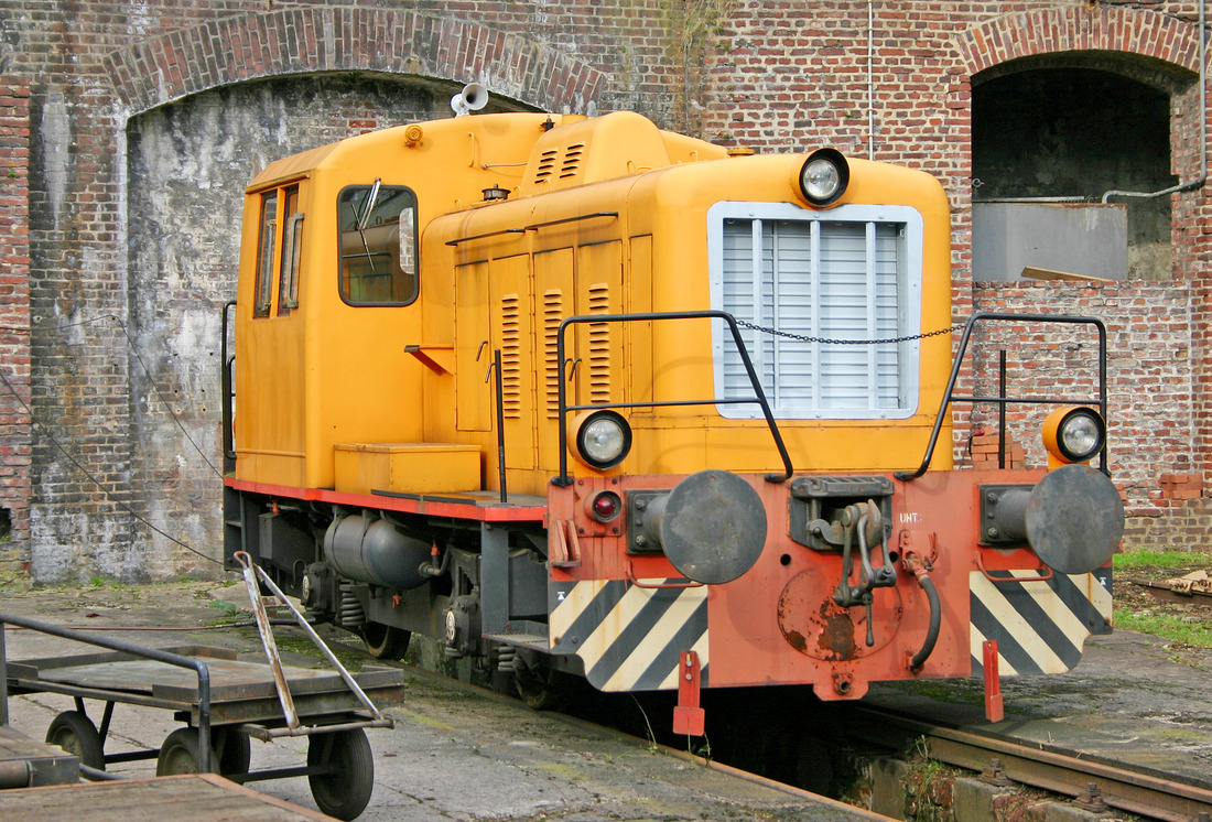 Kaluga TGK 2-E 1 (Museumslok)  // Eisenbahnmuseum Dieringhausen // 2. Oktober 2004