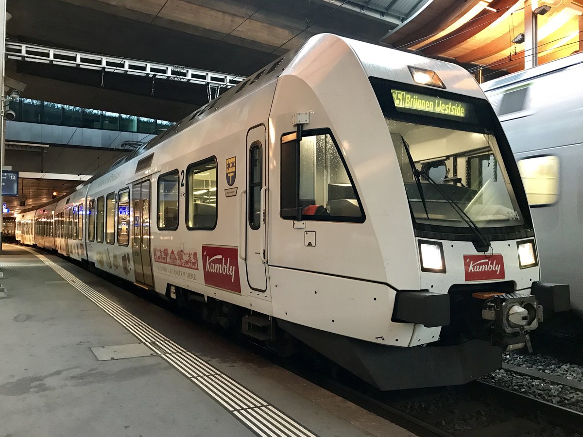 Kambly Lötschberger 114 auf der S51 nach Brünnen Westside, am 21.7.17 in Bern.
