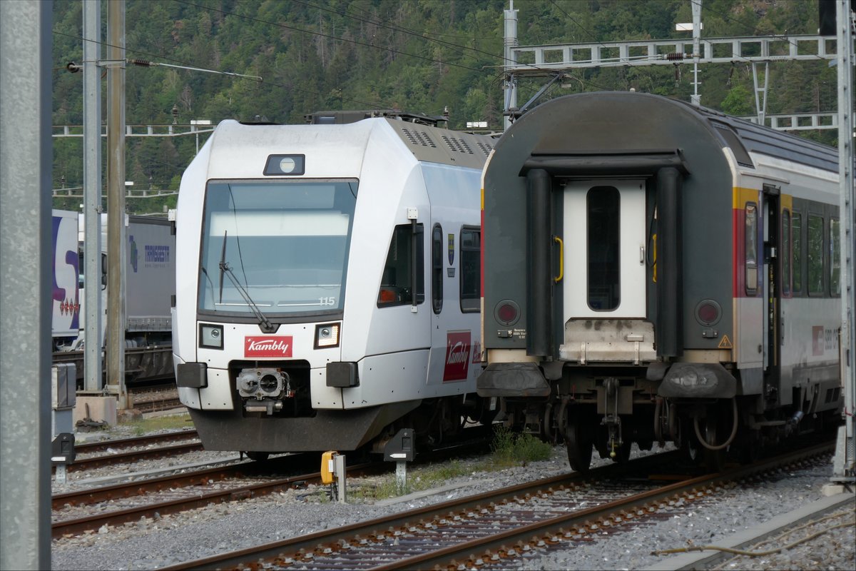 Kamblyzug 115  Trubschachen 2  am 23.7.18 in Brig zur Übernachtung abgestellt, leider waren noch andere Wagen vorne dran.