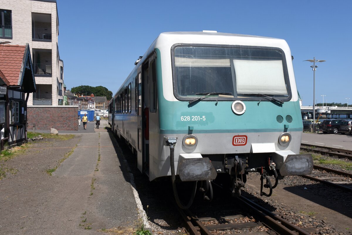 KAPPELN (Kreis Schleswig-Flensburg), 17.07.2021, 628 201-5 (Motorwagen) auf dem stillgelegten Bahnhof Kappeln, heute als Sonderverkehr über Süderbrarup nach Eckernförde