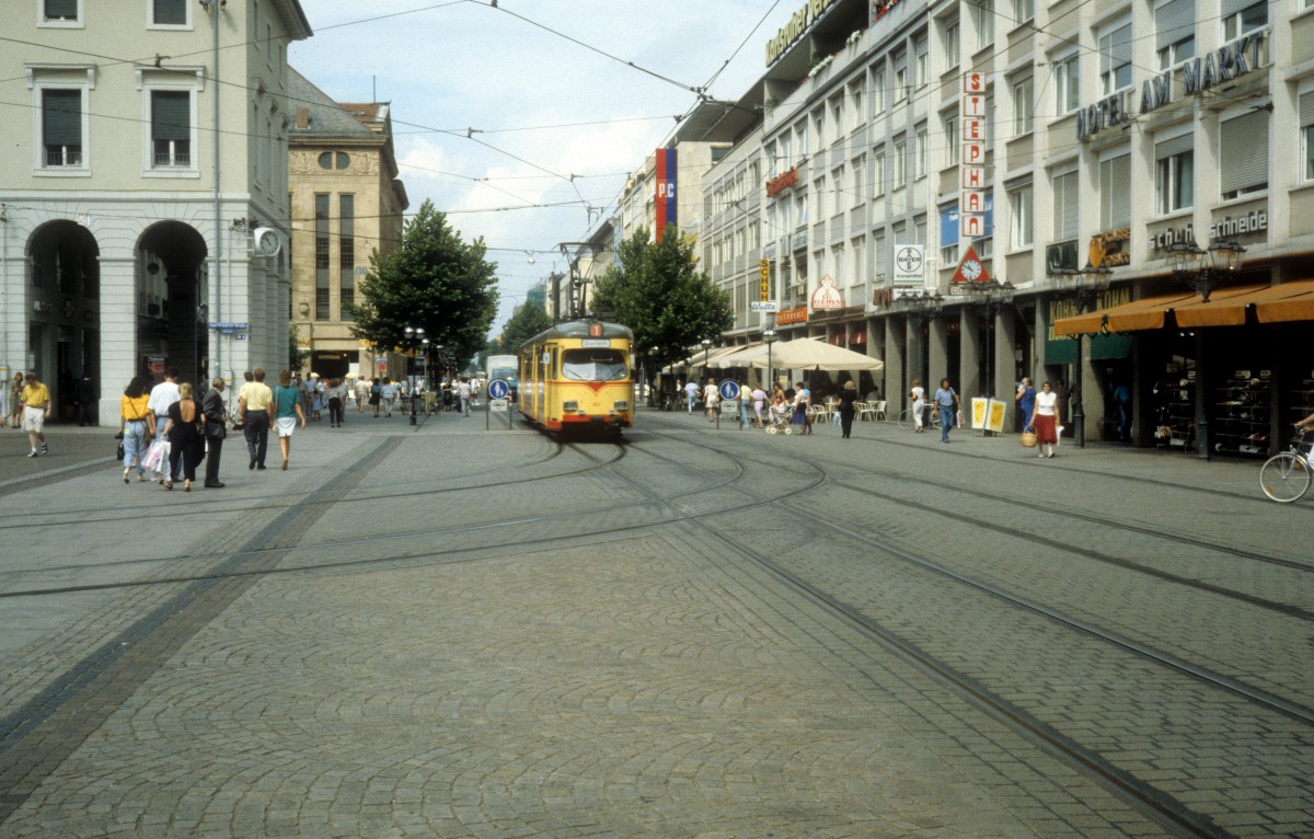 Karlsruhe VBK SL 1 (GT8 101) Kaiserstrasse / Marktplatz im Juli 1988.