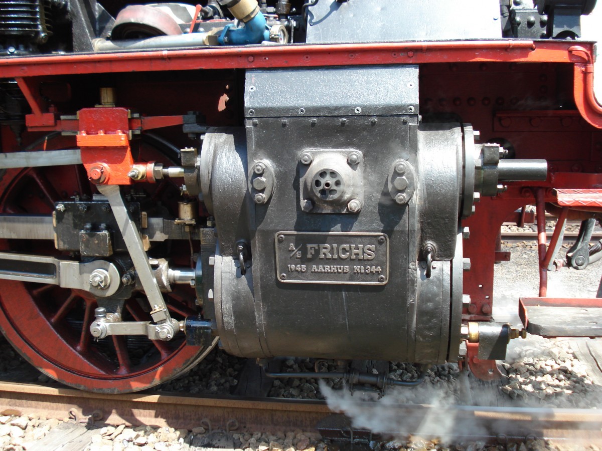 Karoline, Dampflok Nr. 350, Zylinder mit Herstellerschild,  am 21.6.2008 in HH-Billbrook / Museumslok der Arbeitsgemeinschaft Geesthachter Eisenbahn / ausführliche Techn. Daten siehe ID 779520
