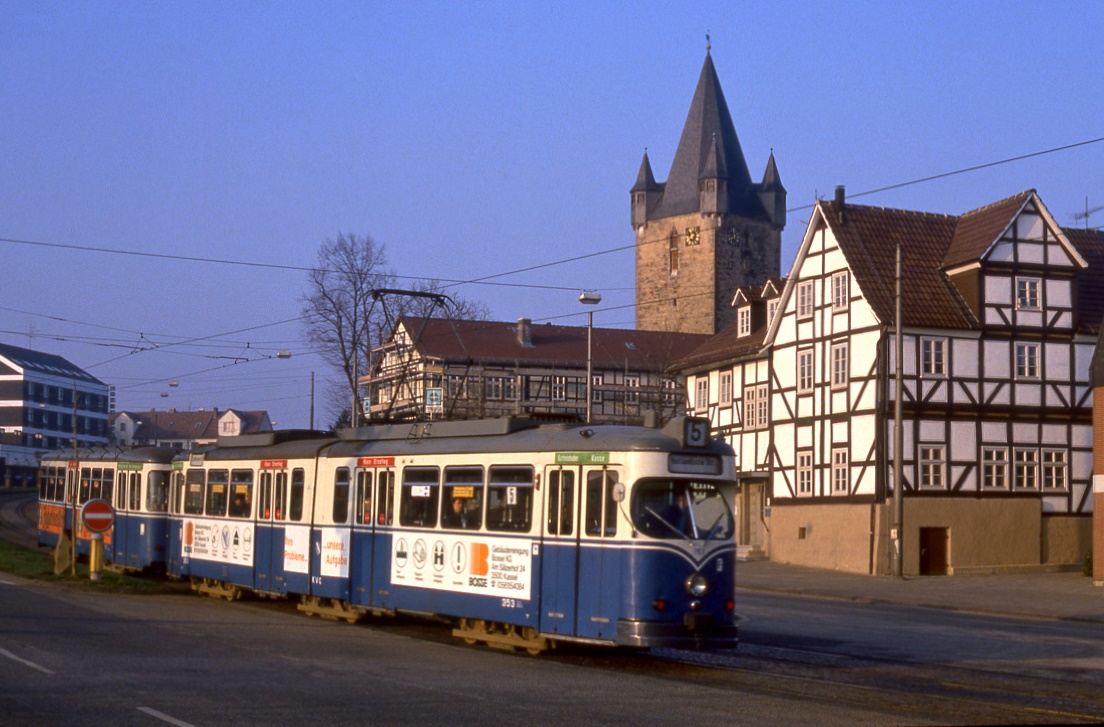 Kassel 353 + 562, Niederzwehren, 11.04.1987.