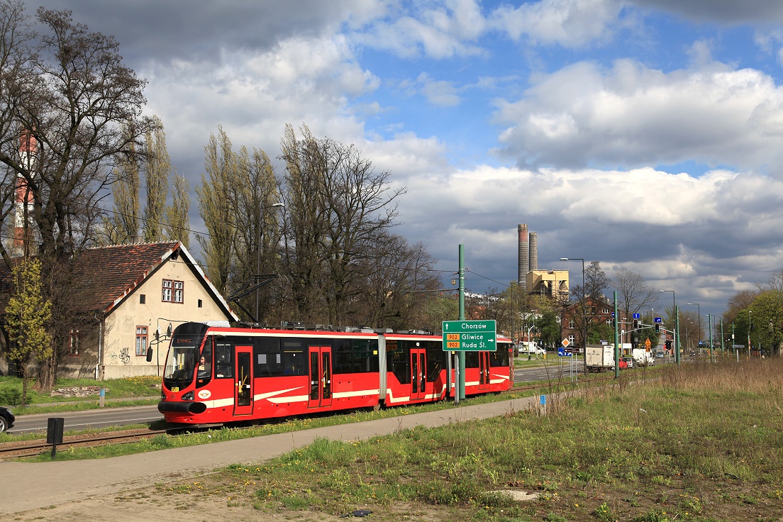 Katowice Tw 851 in Zabrze, Ulica  Wolności, 26.04.2016.