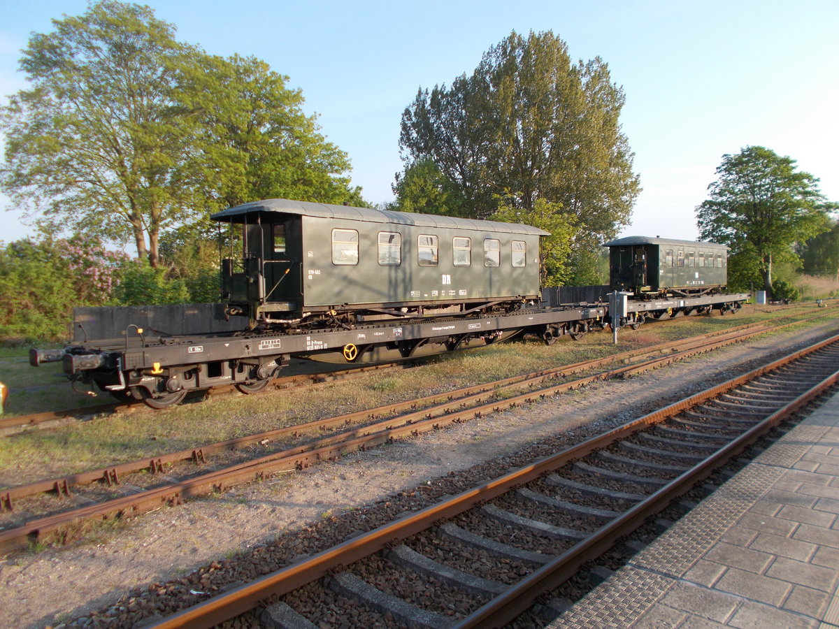 KB 970-503 und KB 970-497,am 19.Mai 2016,auf dem Lokschuppengleis in Bergen/Rügen.