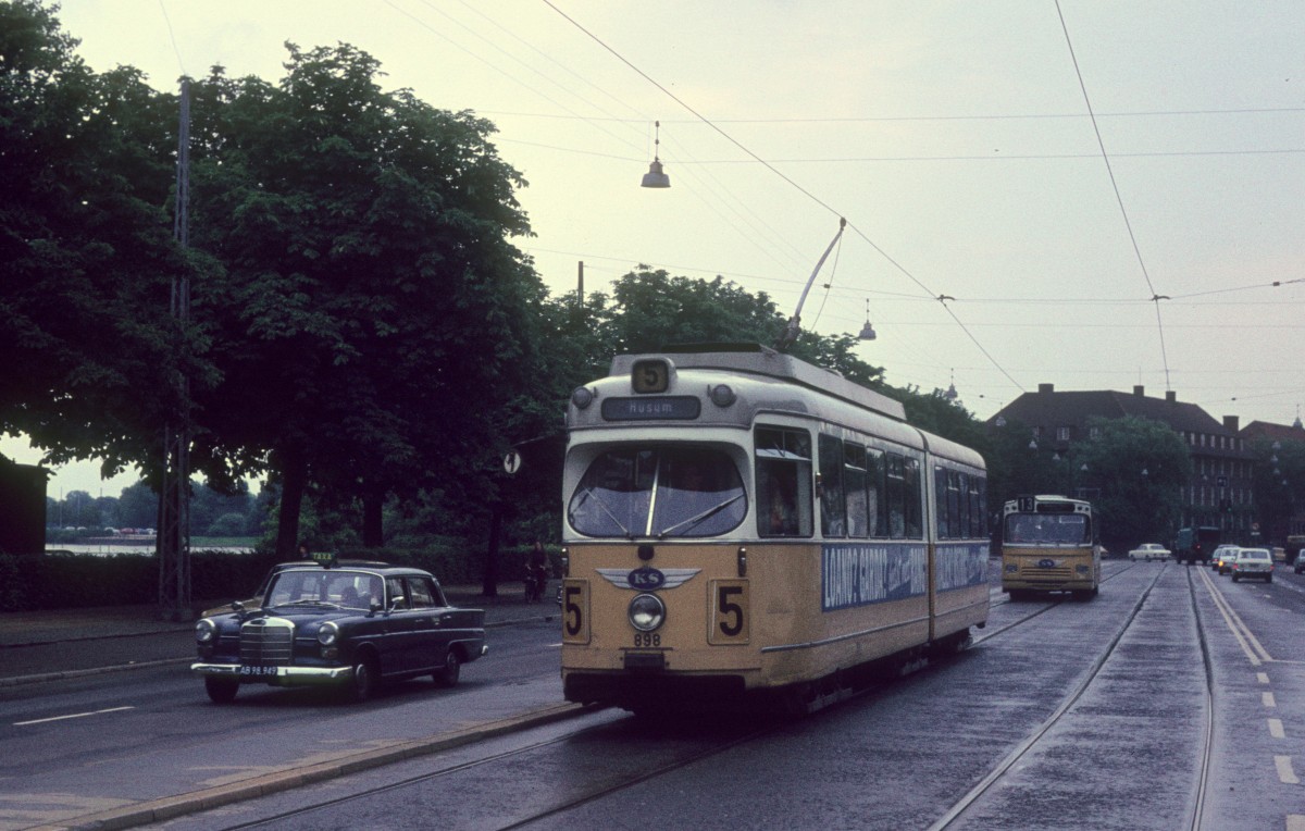 Kbenhavn / Kopenhagen KS SL 5 (DWAG-GT6 898) Amager Boulevard / Artillerivej im Juni 1971.