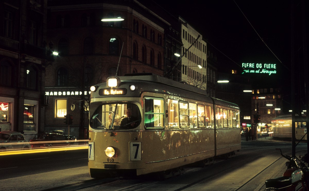 Kbenhavn / Kopenhagen SL 7 (DWAG-GT6 859) Nrre Voldgade / Nrreport station am 24. April 1971.
