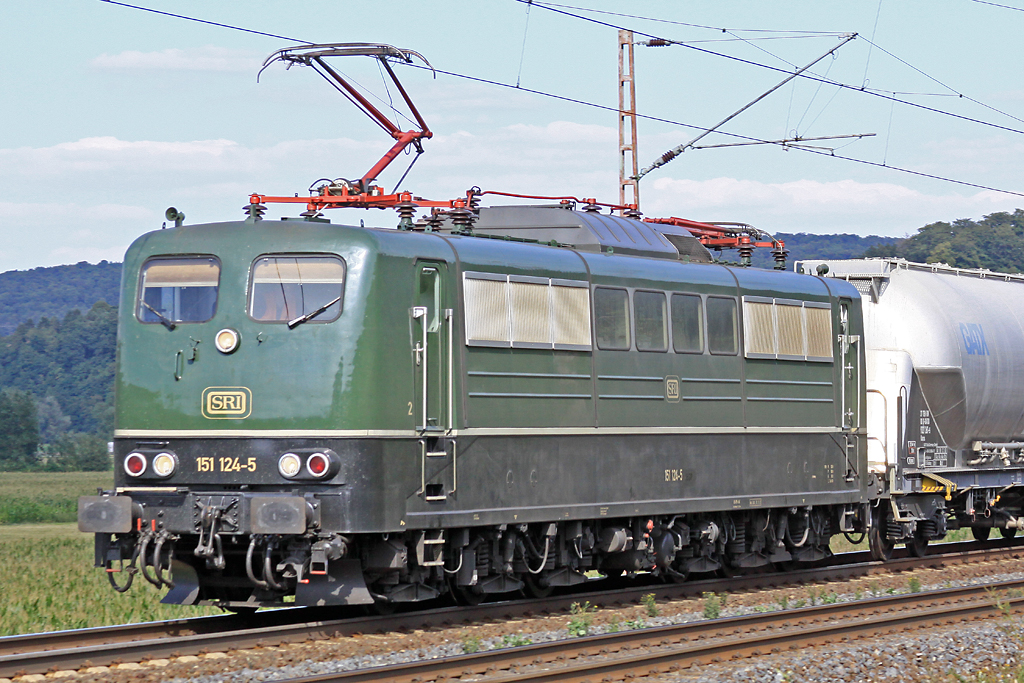 KBS 350 B Km 75,1  SRI 151 124-5 am 26.08.13  16:17 mit Kesselwagen in Richtung Gttingen